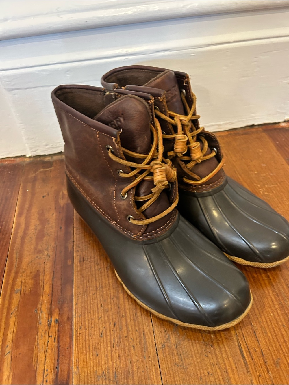 Sperry Saltwater Leather & Dark Gray Duck Boots with Tan Laces size 8 women’s